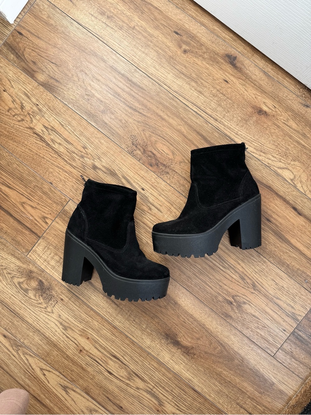 Shellys London genuine suede boots
